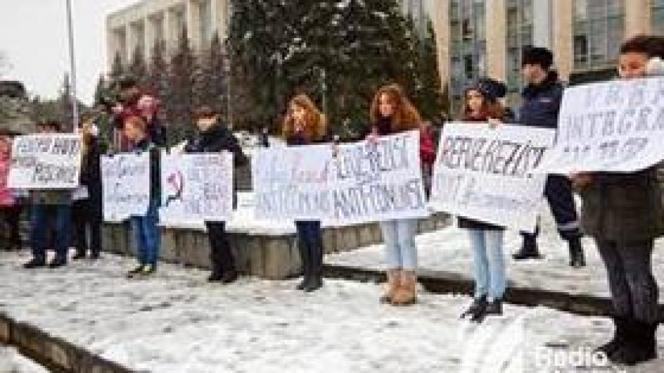 Protest, la Chişinău, faţă de aducerea comuniştilor la guvernare