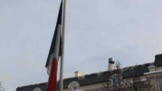 Registru de condoleanțe la Ambasada Franței