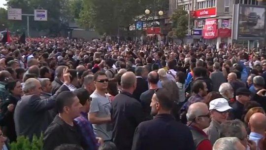 Mii de oameni au ieșit în stradă la Ankara