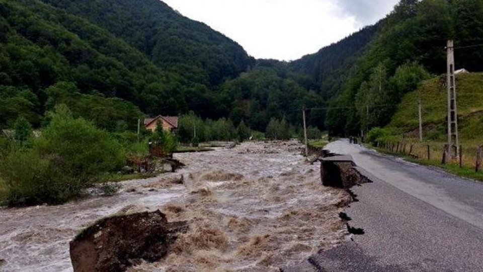 Viitură puternică pe drumul judeţean 226, între Corbu şi Năvodari