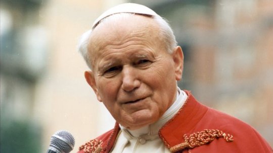 Procesiune în Bucureşti cu relicva Sfântului Papă Ioan Paul al II-lea