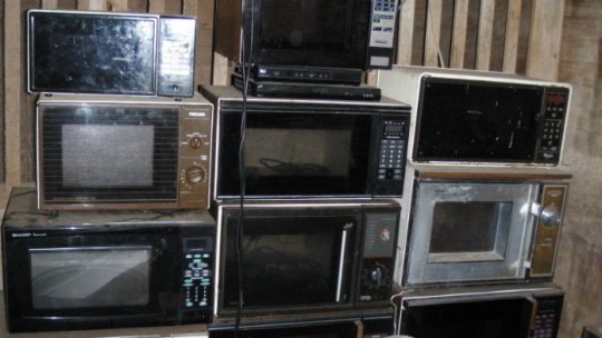 60 de ani de la apariția primului cuptor cu microunde