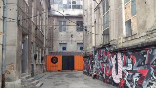 Clubul Colectiv este situat în fosta fabrică "Pionierul"
