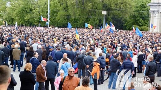 Protestele antiguvernamentale de la Chişinău au continuat şi duminică