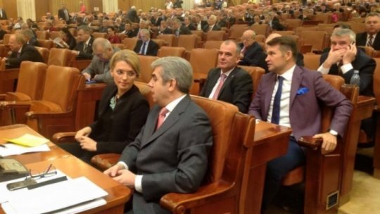 Parlamentarii PNL intră în grevă japoneză