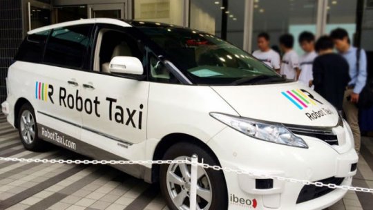 Japonia testează roboții taximetriști