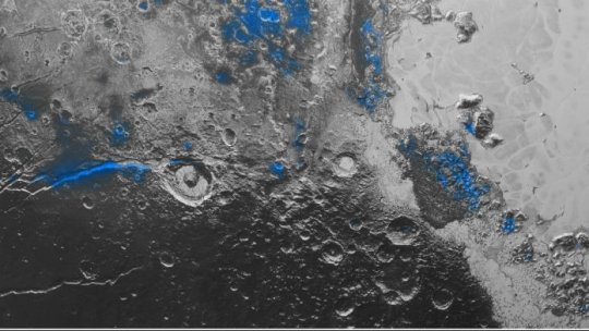NASA: Cerul este albastru pe Pluto şi există plăci de apă îngheţată