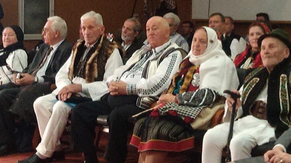 Meşteri şi artişti populari cunoscuţi au deveni ieri "Tezaure umane vii"