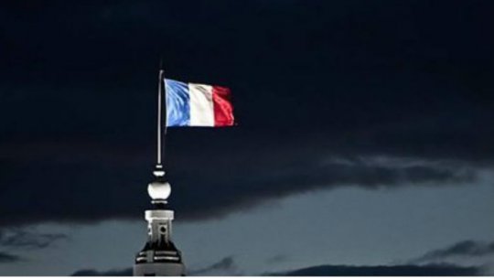 Solidaritate, emoţie şi groază după masacrul de la Paris