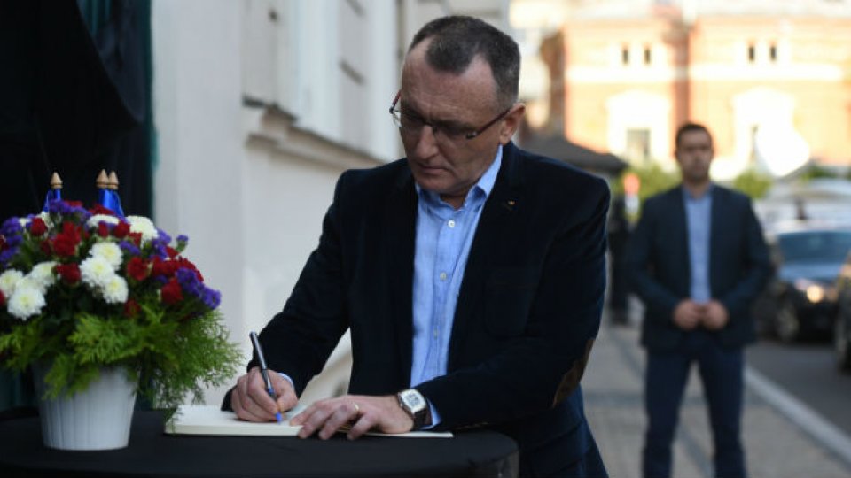 Moment de reculegere pentru victimele atentatelor din Paris