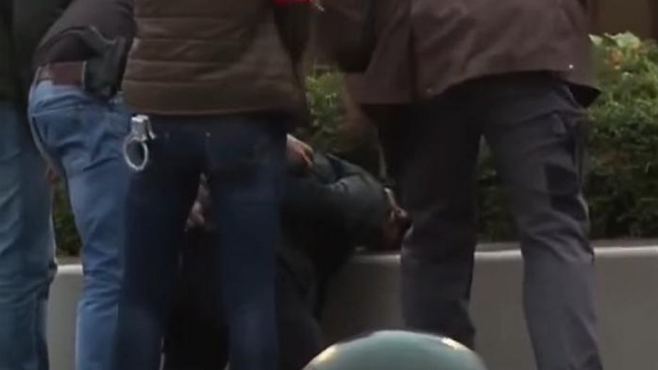 Doi suspecţi ai atentatelor de la Paris, arestaţi preventiv în Belgia