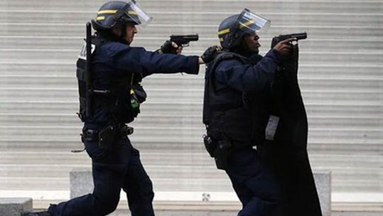 Franţa înteţeşte ofensiva împotriva teroriştilor