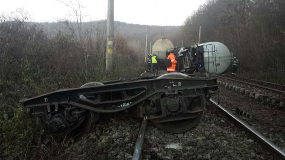 Traficul feroviar pe ruta Brașov-Sighișoara, blocat în totalitate