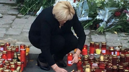 Sute de persoane s-au strâns la locul tragediei