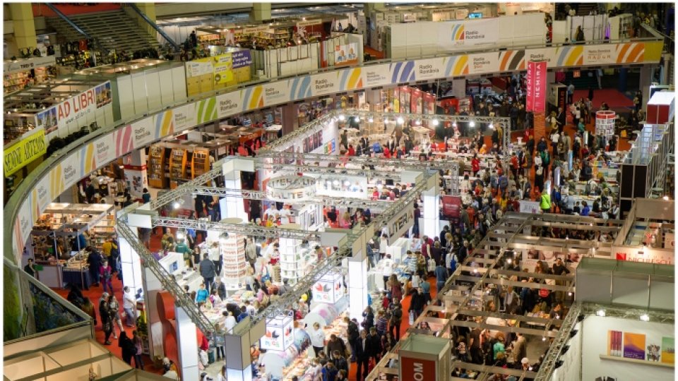 FOTO: Târgul Gaudeamus 2015, organizat de Radio România, ajunge la final