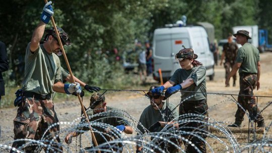 Ungaria îi trimite Macedoniei sârmă ghimpată