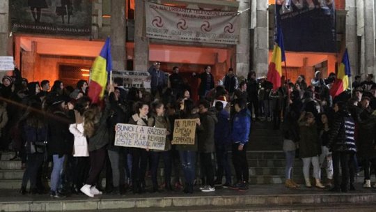 Manifestaţie de susţinere la Petroşani faţă de protestele din Bucureşti