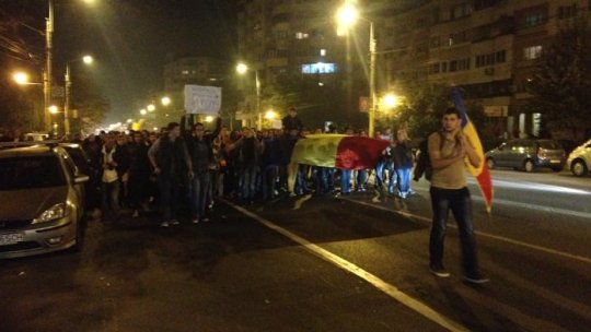 Aproximativ 3.000 de tineri au ieşit pe străzile din Constanţa