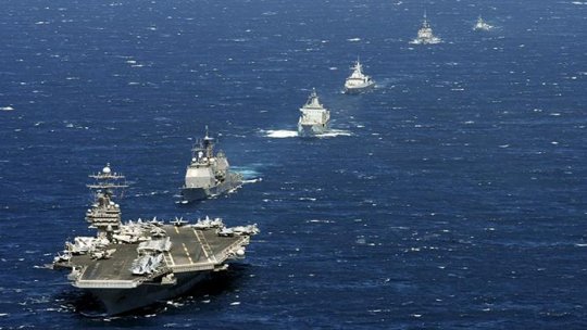 Şeful Pentagonului, la bordul unui portavion american din Marea Chinei