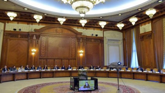 Parlamentarii, dezbateri asupra proiectului de buget pe 2016