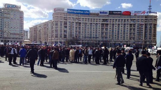 Transportatorii protestează azi în Piaţa Victoriei din Bucureşti