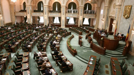 La Senat a avut loc şedinţa solemnă dedicată Zilei Naţionale a României