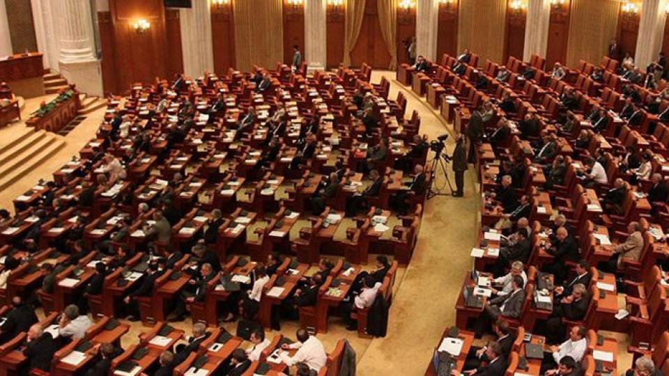 Şedinţă solemnă în Parlament, la 26 de ani de la Revoluţie