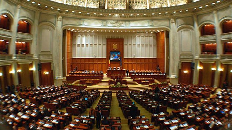 26 de ani de la Revoluţia anticomunistă, marcaţi în Parlament