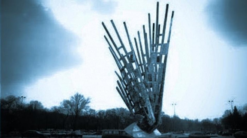 Prima componentă a monumentului "Aripi" soseşte în această noapte