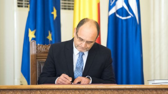 Ministrul educaţiei, Adrian Curaj, va revoca Consiliul Naţional de Etică