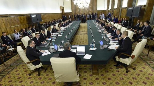 Guvernul se reuneşte în ultima sa şedinţă din acest an