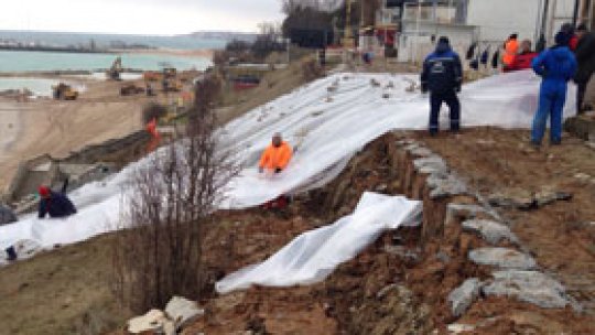 O parte din faleza din Eforie Nord s-a prăbuşit
