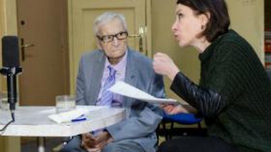 Radu Beligan în studioul Teatrului Național Radiofonic