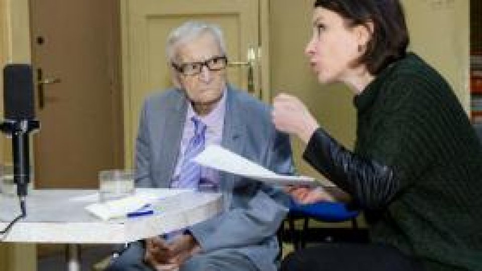 Radu Beligan în studioul Teatrului Național Radiofonic