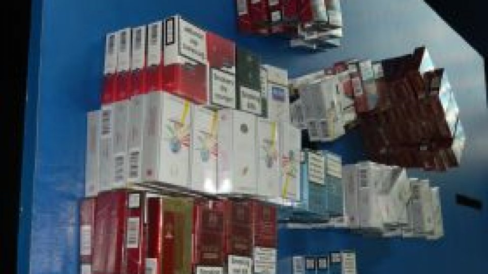 Ţigări de contrabandă vândute la colţ de stradă