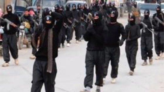 Aproape 100 de prizonieri, evadaţi din închisoarea ISIS