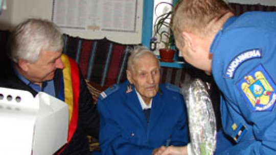 Jandarm sărbătorit la 103 ani