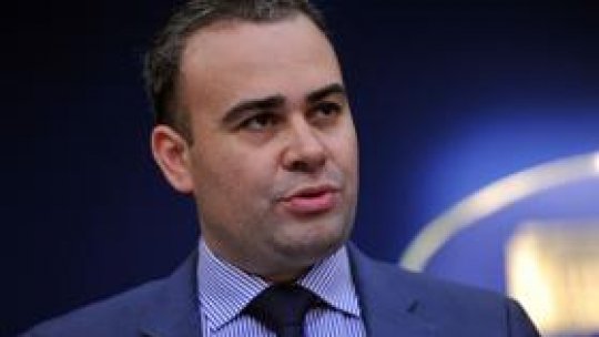 Ministrul finanţelor, Darius Vâlcov, audiat la DNA
