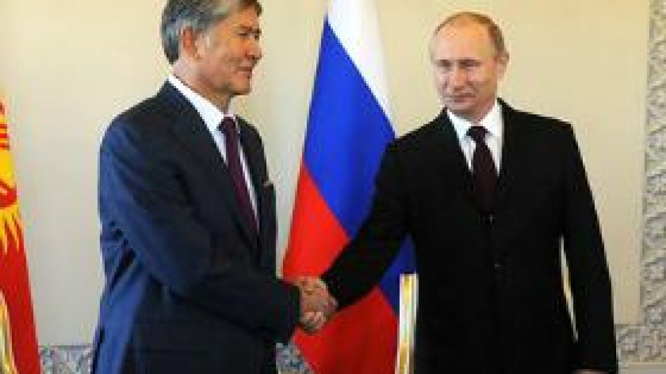 Vladimir Putin a reapărut în public după zece zile de absență