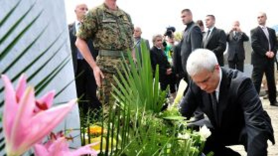 Foşti poliţişti sârbi implicați în masacrul de la Srebrenița, arestați