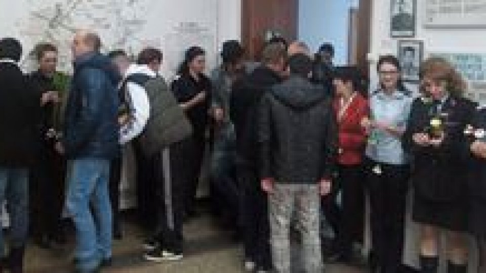 Deținuții au oferit flori și mărțișoare