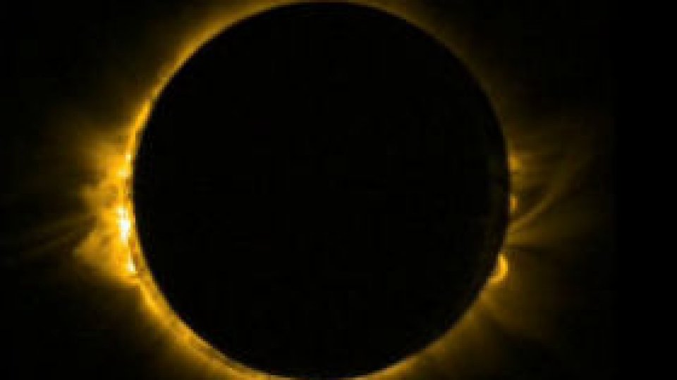 La Curtea Veche din București eclipsa a fost văzută prin telescoape