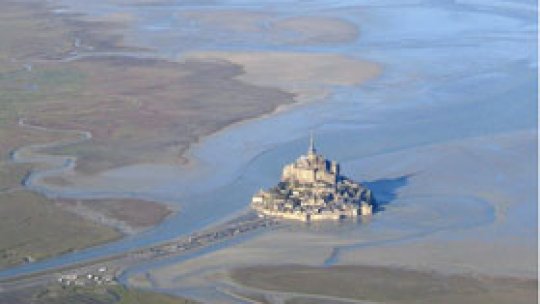 "Mareea secolului" se produce, astăzi, pe coastele Atlanticului