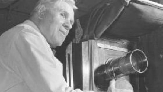 "Pescarul de imagini - lumea prinsă în fotografiile lui Emil Fischer"