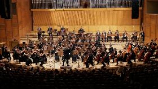 Concert Beethoven - Brahms cu dirijorul Julien Salemkour