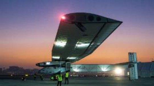 Ocolul Pământului cu avionul solar
