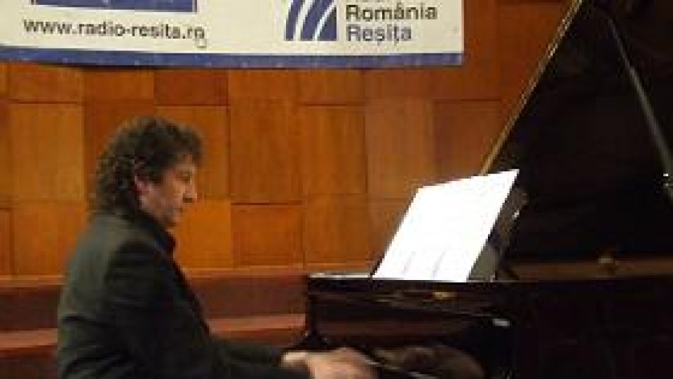 Turneul Pianul Călător ajunge la Piteşti, Buşteni şi Ploieşti