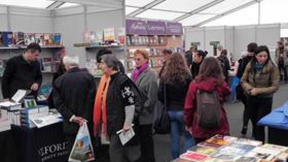 Mii de clujeni au trecut pragul Târgului de carte Gaudeamus