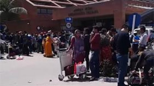 Zeci de cetăţeni spanioli, evacuaţi pe calea aerului din Nepal