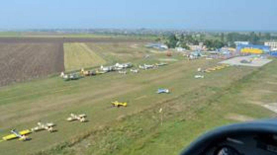 Aeroportul din Tuzla, gazdă pentru elevi în programul Şcoala Altfel